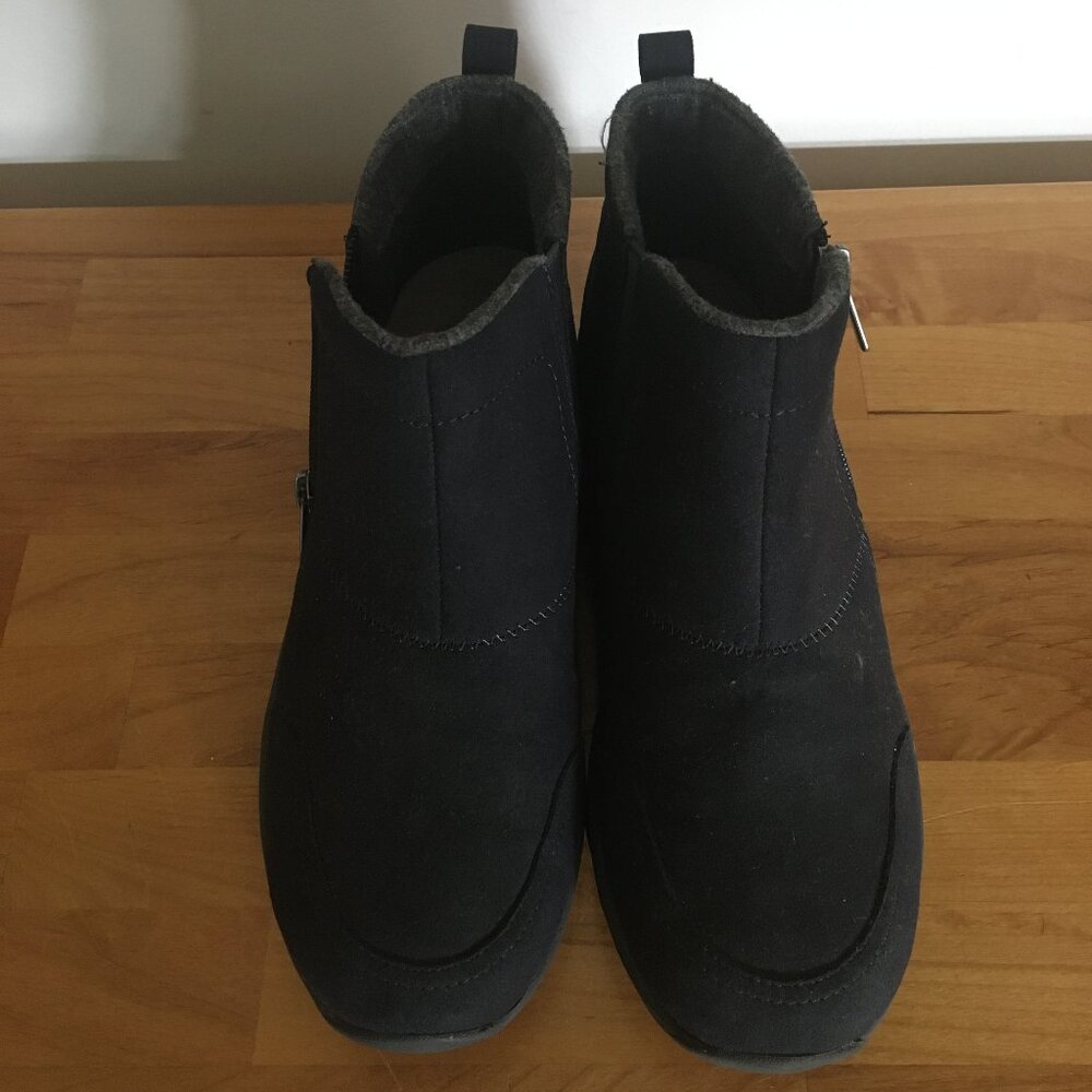 Easy Spirit Winter Boots Navy Size 8.5 M NEW
